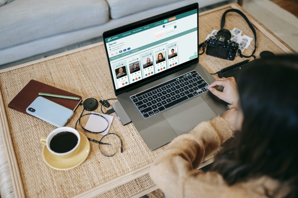 A MelonApp találja meg a megfelelő munkaerőt olcsón és gyorsan egy vállalkozónak.